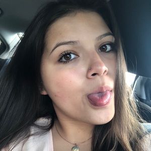 Meet your Posher, Raquel